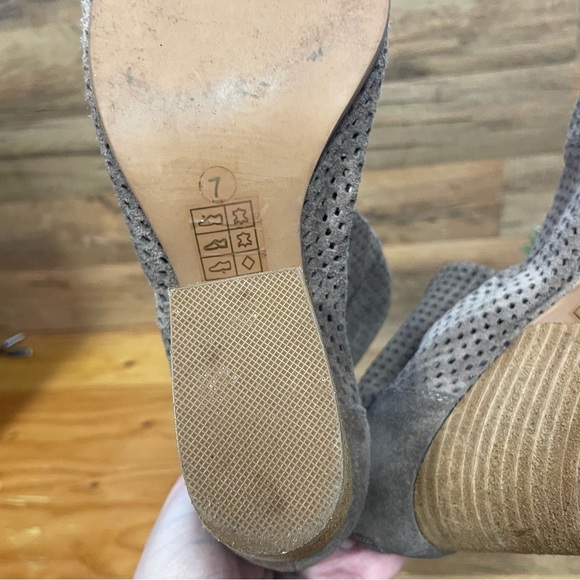 JEFFREY CAMPBELL Jenelle Laser Cut Soft Leather ankle Boot women's 7 Block Heel - Picture 6 of 8